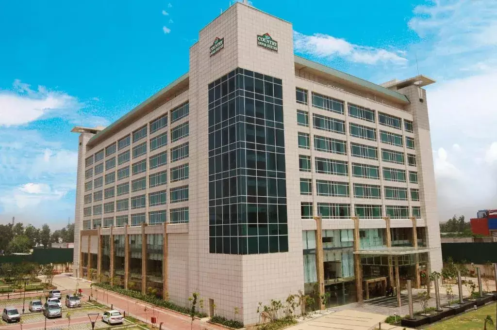 کانتری این و سوئیتز بای رادیسون دهلی کانتری این و سوئیتز بای رادیسون دهلی