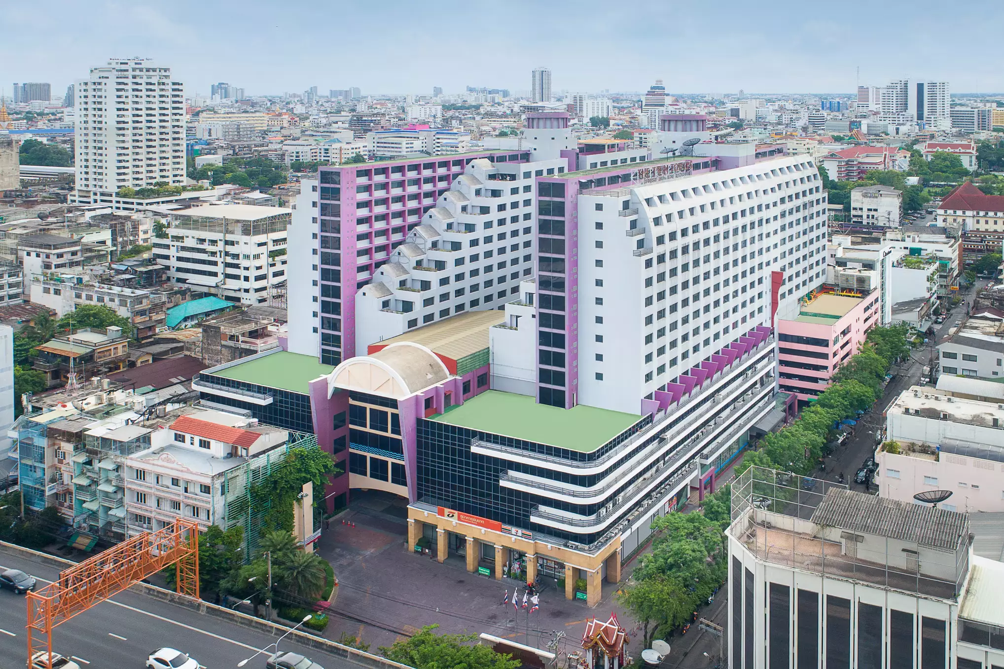 هتل تویین تاورز هتل تویین تاورز