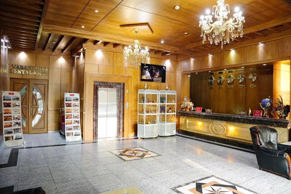 لابی هتل تاج پالاس