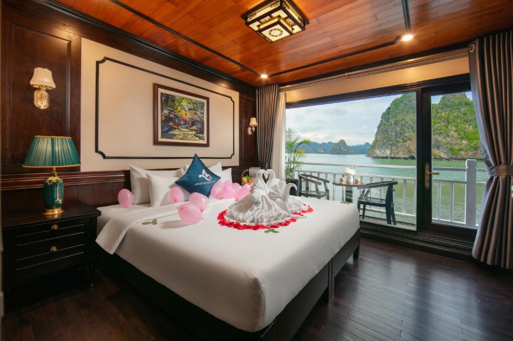 آرکادی بوتیک کروز