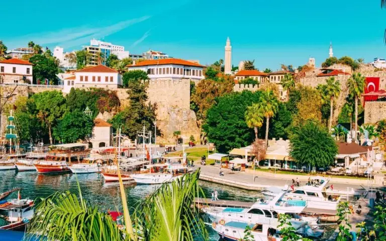 تور آنتالیا 12 دی 1404