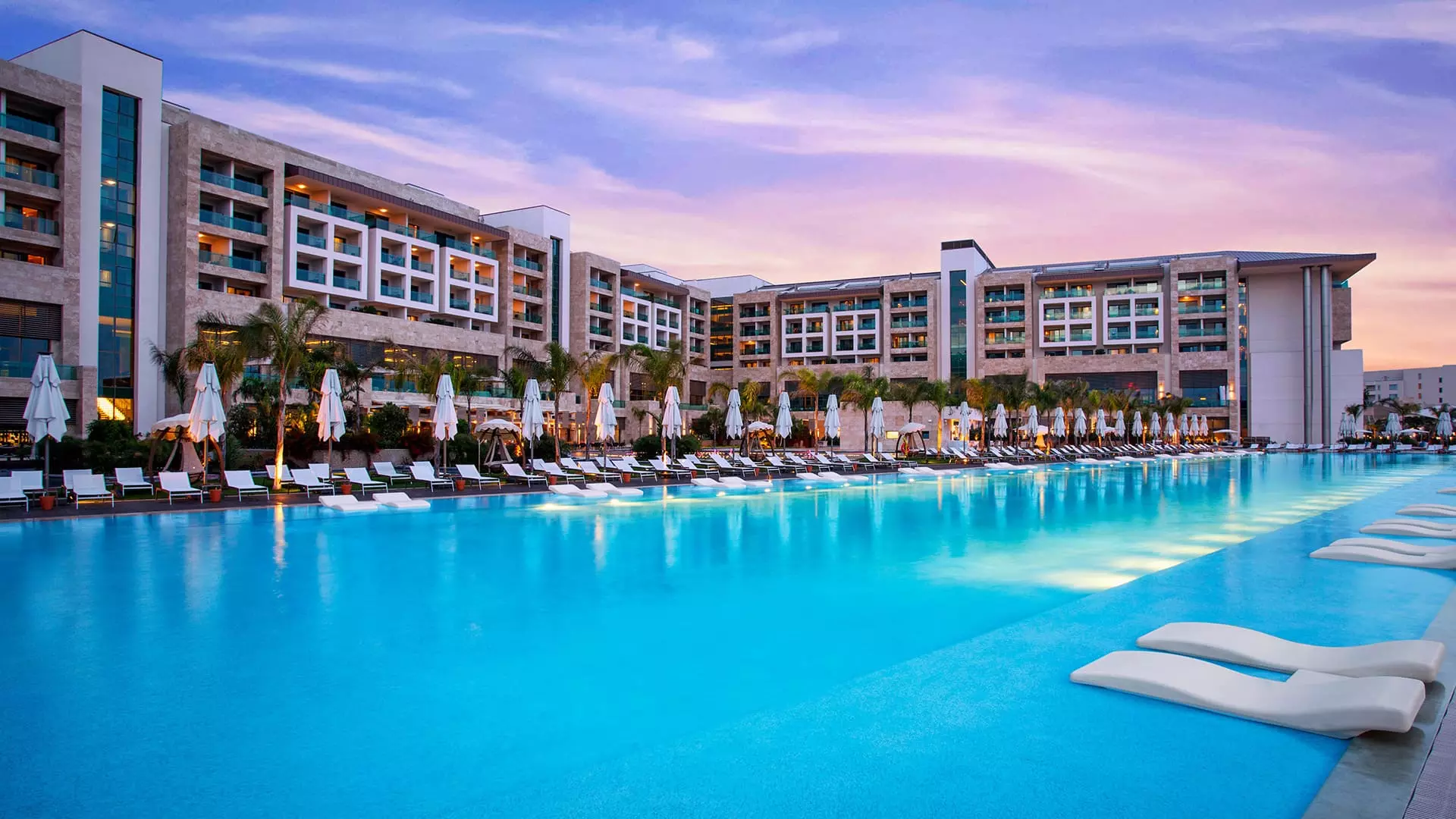 تور آنتالیا 24 آذر 1404 (پگاسوس)